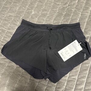 LSKD accelerate shorts size S, mid rise